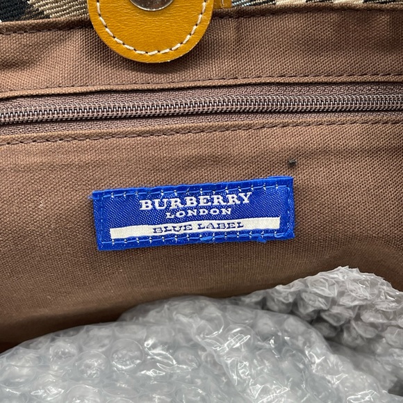 Authenticated Burberry Novacheck tote - Picture 6 of 11